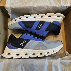 On Cloudrunner Women's 10.5